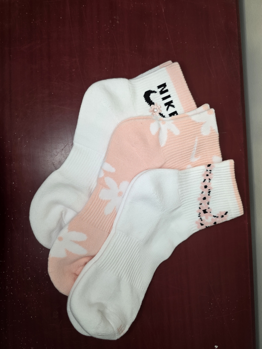 Nike Ankle Socks 3 Pack NWOT White Pink Floral Logo Cute Low Cut Athletic Set